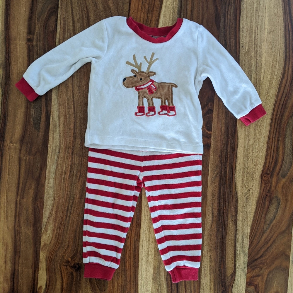 Fleece Christmas 2 piece pajamas. EUC.